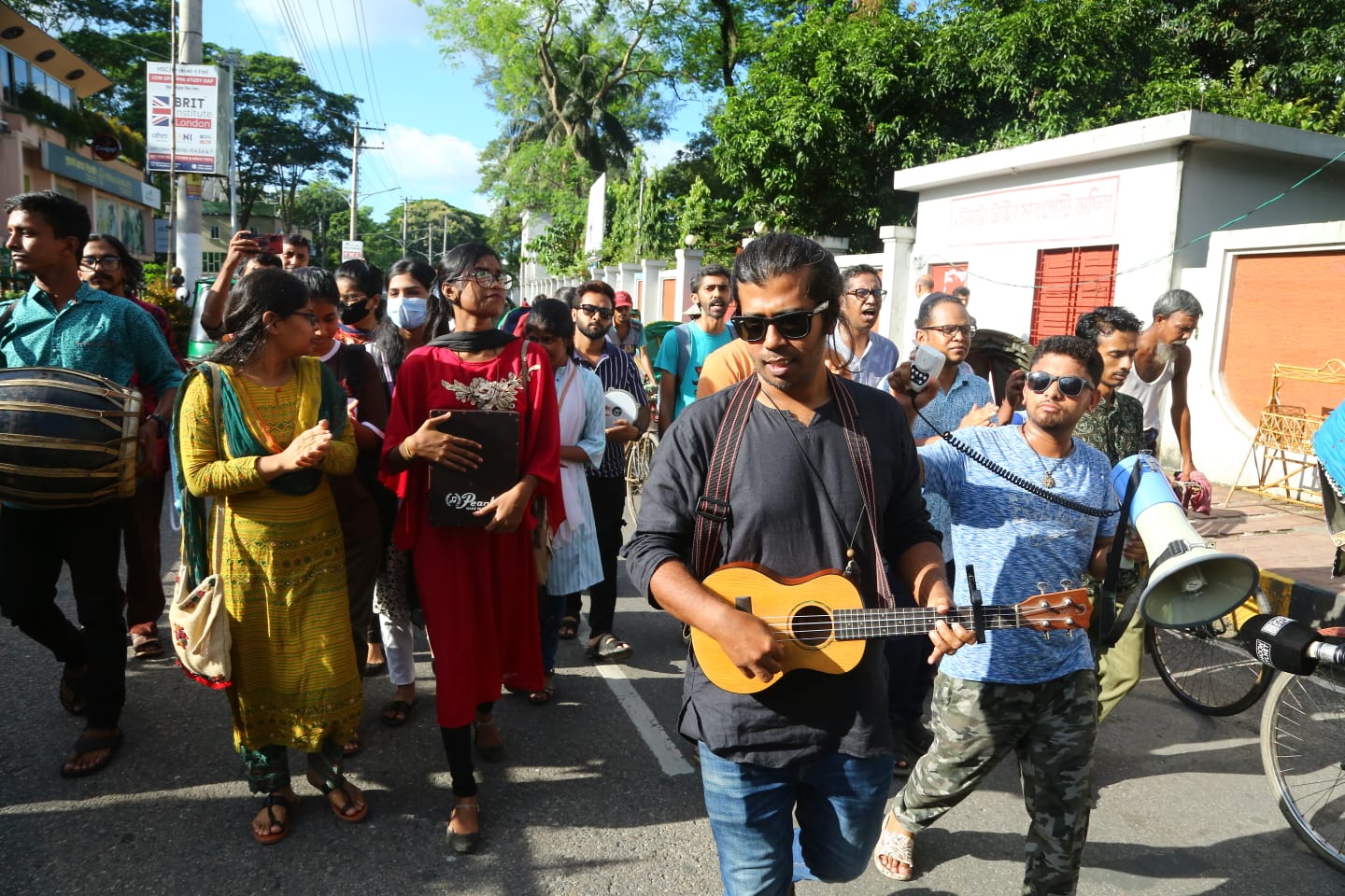 সরকারি বাহিনীর নির্বিচারে হত্যার প্রতিবাদে সিলেটে ‘গানমিছিল’