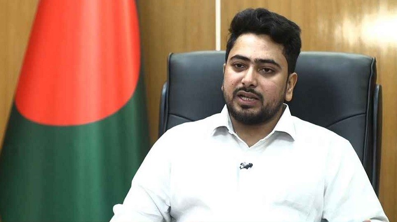 উপদেষ্টা পরিষদ থেকে সরে দাঁড়ালেন নাহিদ ইসলাম