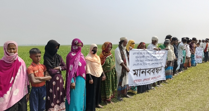 সুনামগঞ্জে বিল শুকিয়ে মাছ আহরণ বোরো নিয়ে বিপাকে চাষিরা