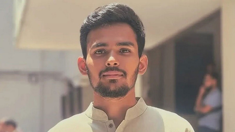 আ.লীগকে ফেরানোর খায়েশ বিপজ্জনক: আসিফ মাহমুদ