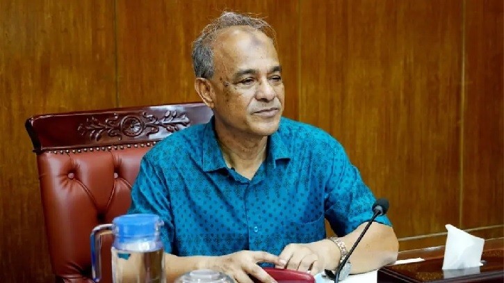 স্বরাষ্ট্র উপদেষ্টার বাসভবনে আগুন