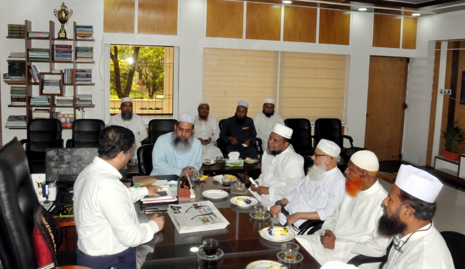 ওরসে অসামাজিকতা বন্ধে সিলেট জেলা প্রশাসকের কাছে শাহজালাল তাওহিদি কাফেলার স্মারকলিপি