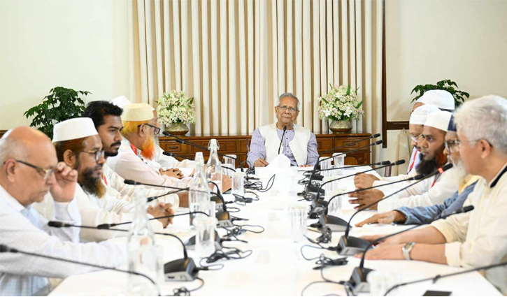 রাজনৈতিক দলগুলোর সঙ্গে দ্বিতীয় ধাপের বৈঠকে প্রধান উপদেষ্টা