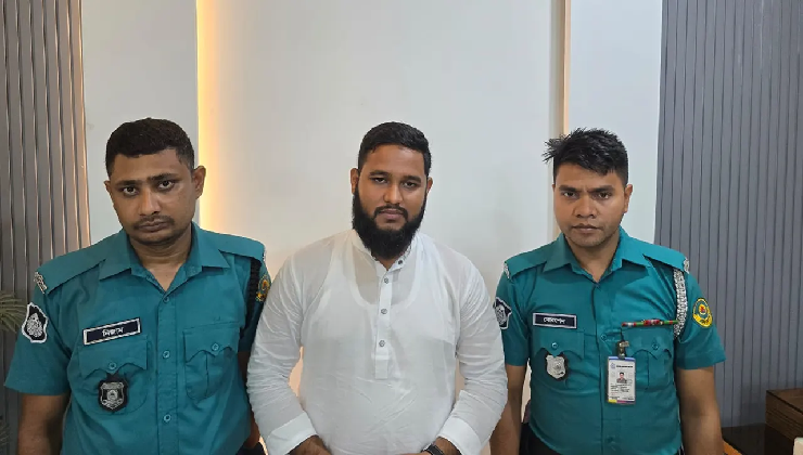 চট্টগ্রামে নারীকে লাথি মারা সেই জামায়াত কর্মী আকাশ গ্রেপ্তার