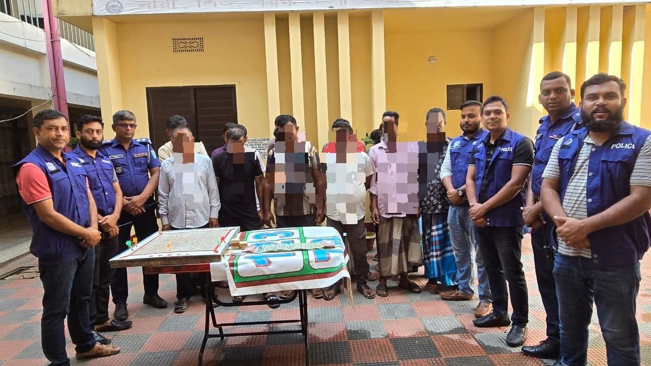 মৌলভীবাজারে জুয়া খেলার সরঞ্জামসহ আটক ১৮
