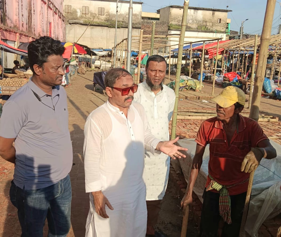 পুলিশ কমিশনার, ডিসি, মিছিলকারী নয় জনগণের পক্ষে আমরা – বিএনপি নেতা মাহবুব চৌধুরী