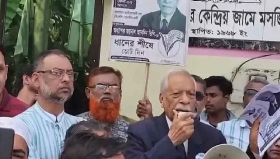 ‘আমার প্রধানমন্ত্রী শেখ হাসিনা’, নির্বাচনী সভায় বিএনপি প্রার্থীর বক্তব্য ভাইরাল