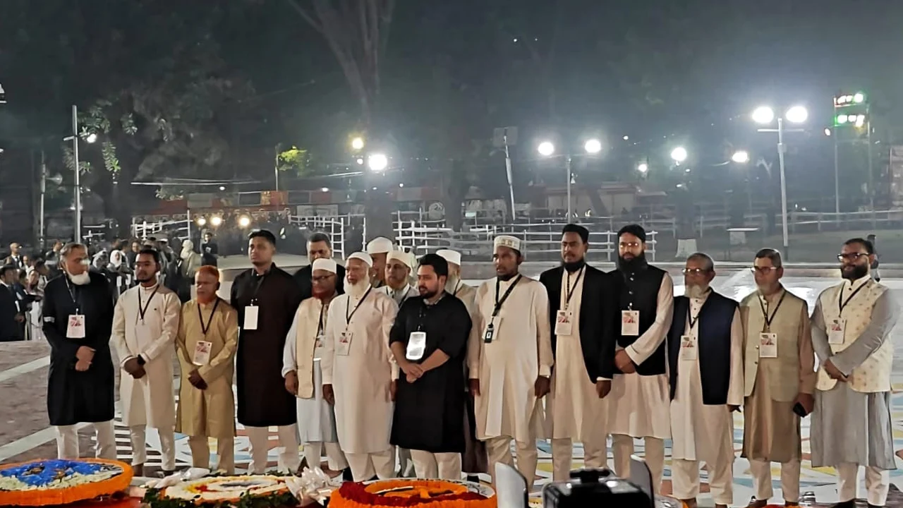 জামায়াত আমিরের নেতৃত্বে বিরোধীদলের শহীদ মিনারে শ্রদ্ধা