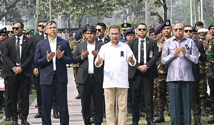 বনানী সামরিক কবরস্থানে রাষ্ট্রপতি-প্রধানমন্ত্রীর শ্রদ্ধা