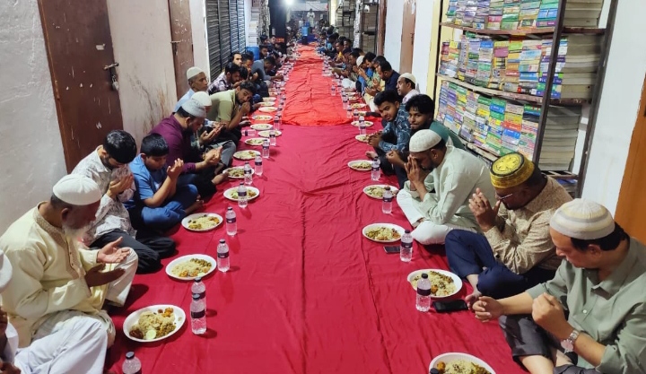 রাজা ম্যানশন ব্যবসায়ী সমিতির ইফতার মাহফিল অনুষ্ঠিত