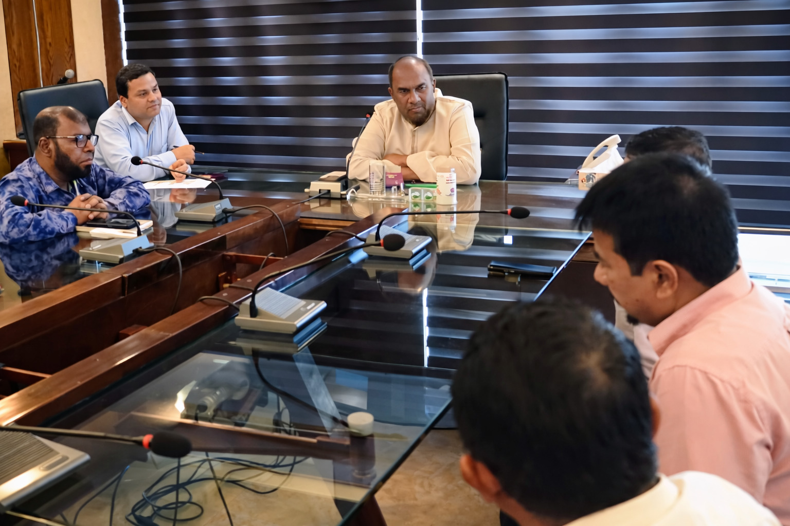 ব্যবসার সময় বিদ্যুৎ সরবরাহ স্বাভাবিক রাখার উদ্যোগ