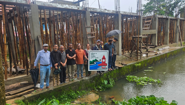 হাইকোর্টের আদেশ অমান্য করে ঢাকাদক্ষিণ ডাকবাংলোয় মার্কেট নির্মাণ