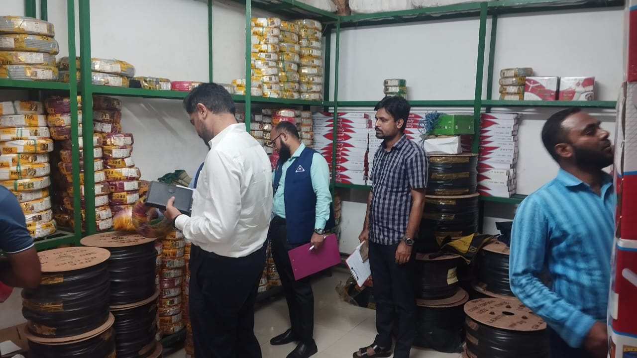 মৌলভীবাজারে তিনটি ব্যবসা প্রতিষ্ঠানকে ৪২ হাজার টাকা জরিমানা