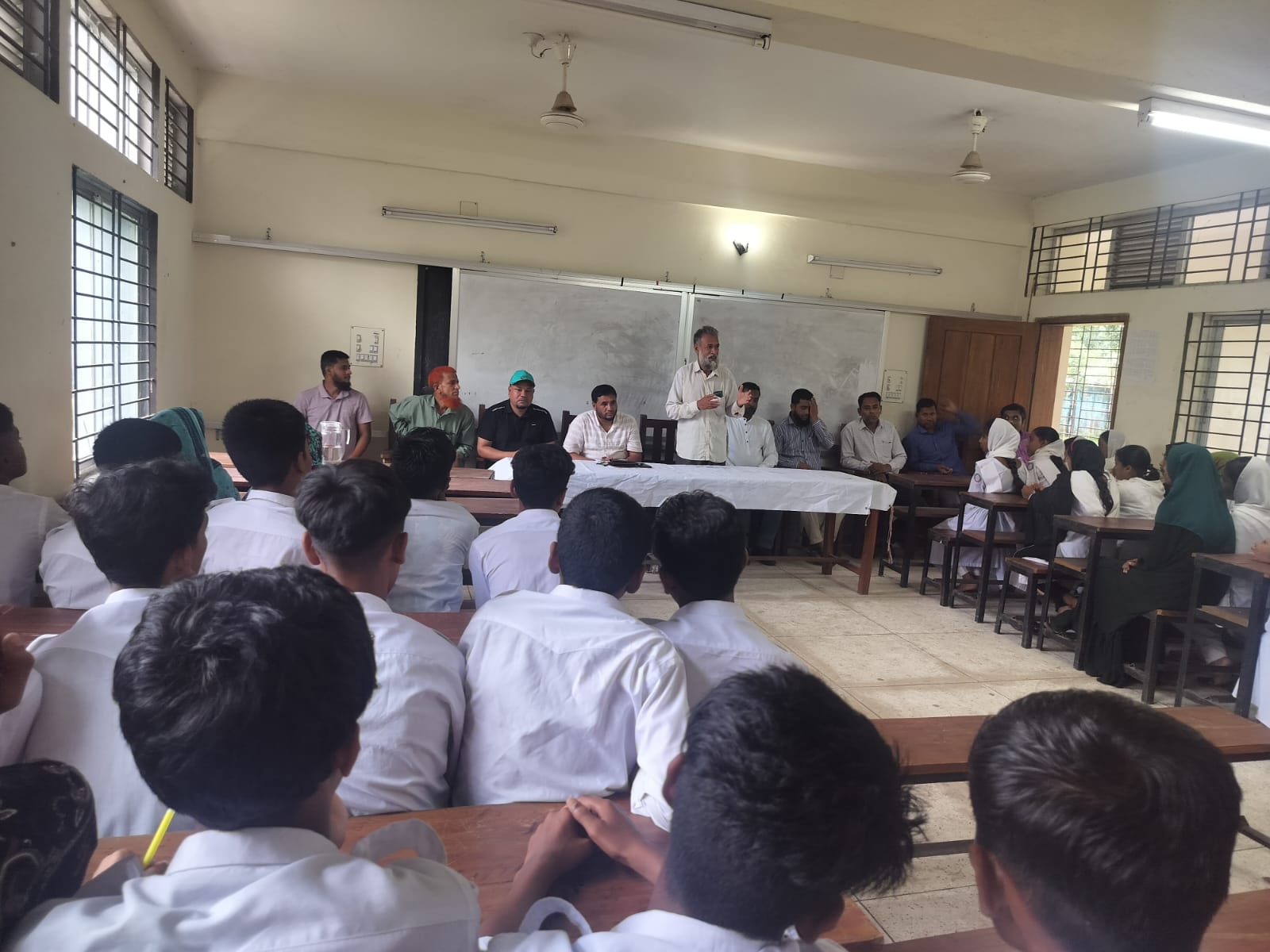কলাবাড়ী উচ্চ বিদ্যালয়ে শিক্ষার মানোন্নয়নে অভিভাবক সমাবেশ