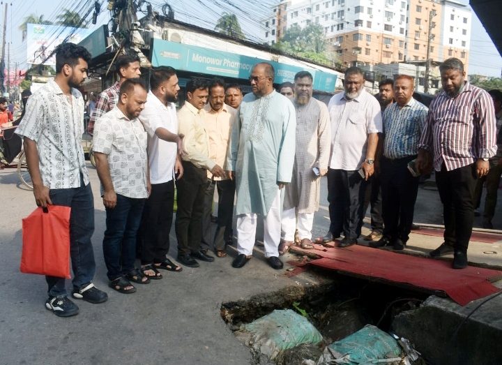 দরগাহ মহল্লার দর্শনদেউড়ি ও ঝরণারপাড় এলাকা পরিদর্শনে সিসিকের প্রশাসক আব্দুল কাইয়ুম চৌধুরী