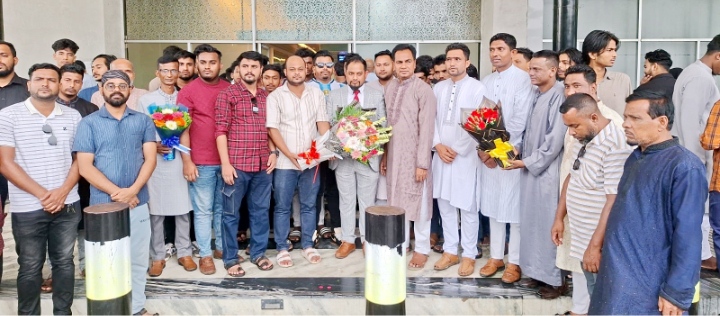 সাবেক ছাত্রনেতা জুনেদ আহমেদকে সিলেট বিমানবন্দরে সংবর্ধনা