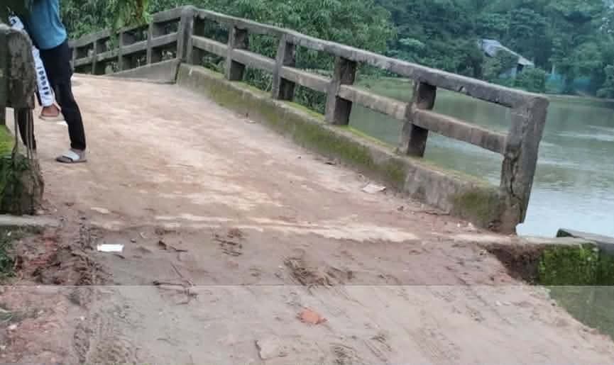 অনিশ্চয়তায় পাঁচ সেতুর কাজ দুর্ভোগে ক্ষুব্ধ পোয়াতে হচ্চে জগন্নাথপুরবাসী