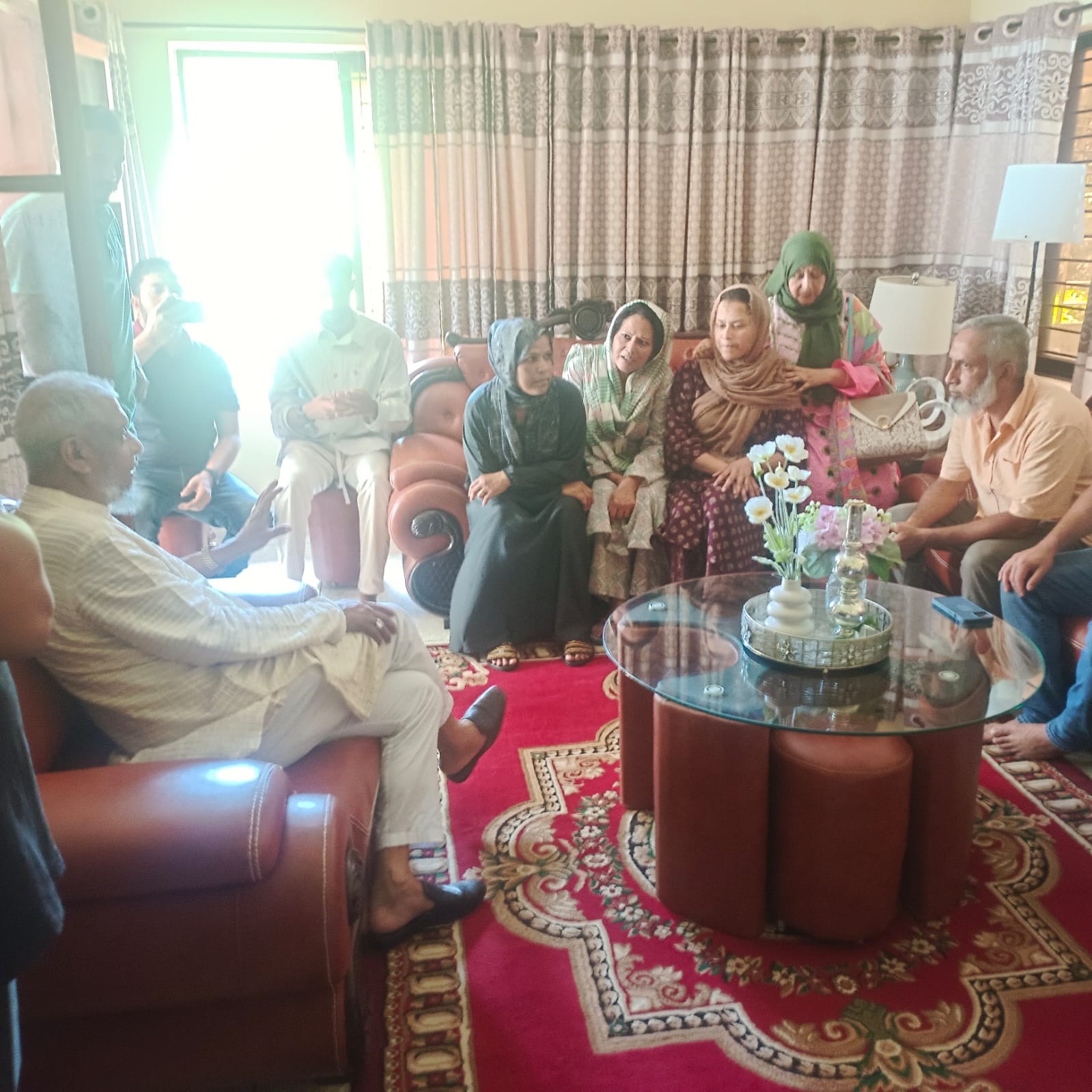 নৃশংস খুনের শিকার সাত্তার-সুরাইয়া দম্পতির বাসায় প্রবাসী কল্যাণমন্ত্রী