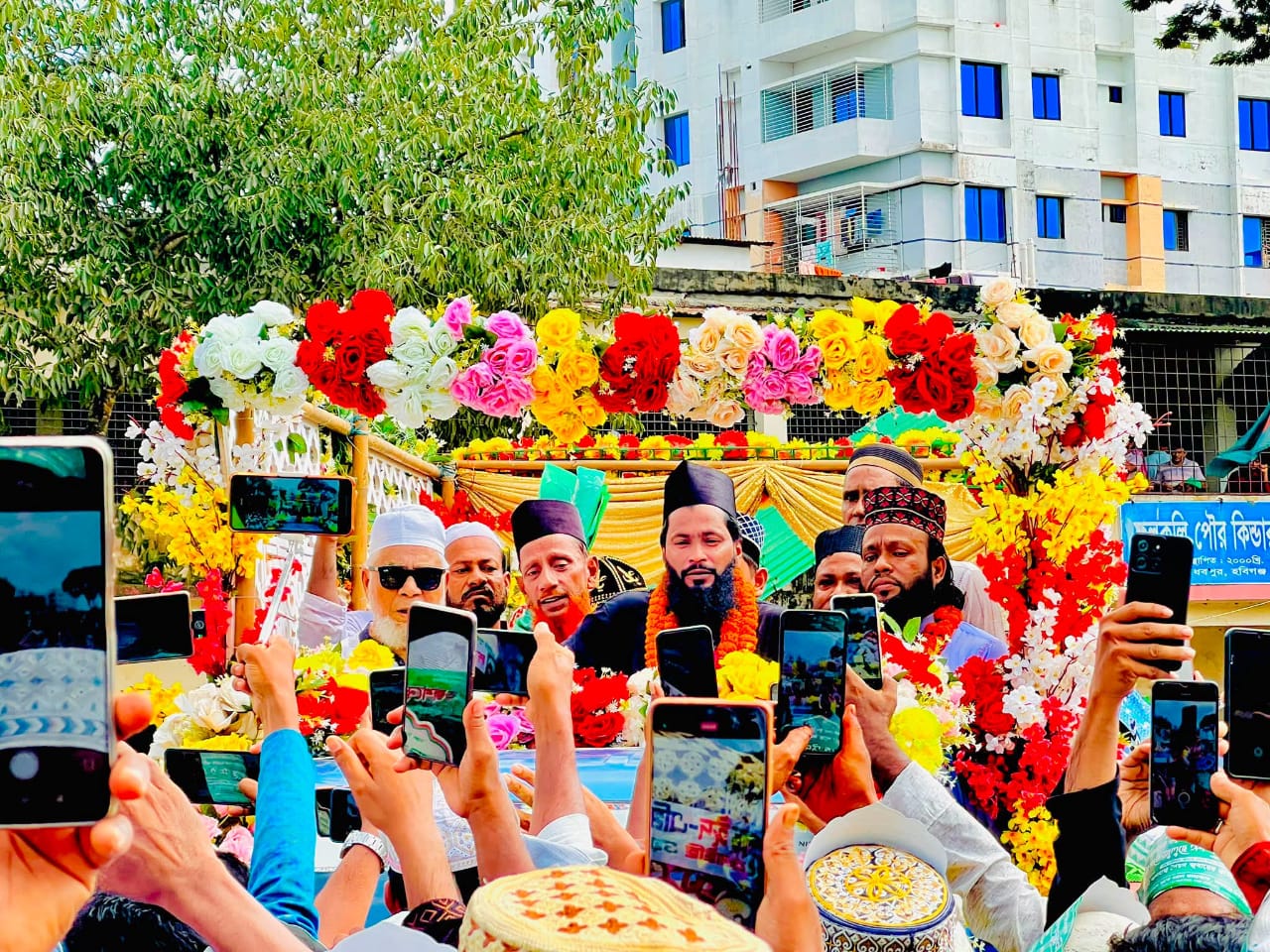 পবিত্র জশনে জুলুস ঈদে মিলাদুন্নবী (সা.) উপলক্ষে মাধবপুরে বর্ণাঢ্য আনন্দ র‍্যালি, জিকির-কিয়াম ও মিলাদ মাহফিল