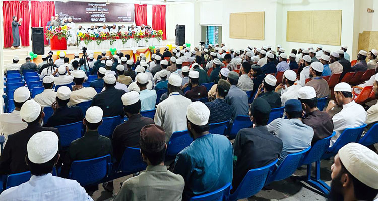জুলাই পরবর্তী বাংলাদেশে আলেম সমাজকে মানবিক ও ইতিবাচক ভূমিকার আহ্বান