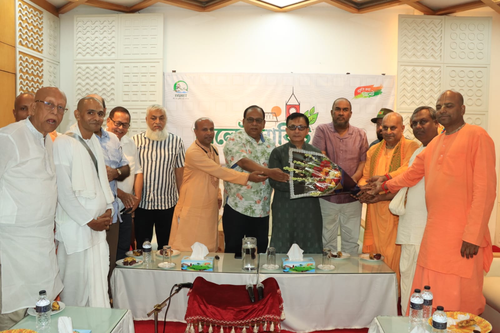 বাণিজ্য মন্ত্রীর সঙ্গে ইসকন নেতৃবৃন্দের সৌজন্য সাক্ষাৎ, জন্মাষ্টমী ও সম্প্রীতি নিয়ে আলোচনা
