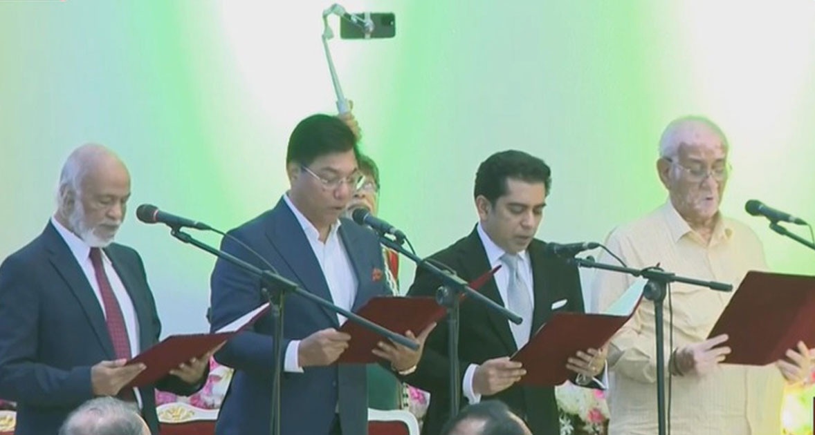 শপথ নিলেন ৪ মন্ত্রী ও ২ প্রতিমন্ত্রী