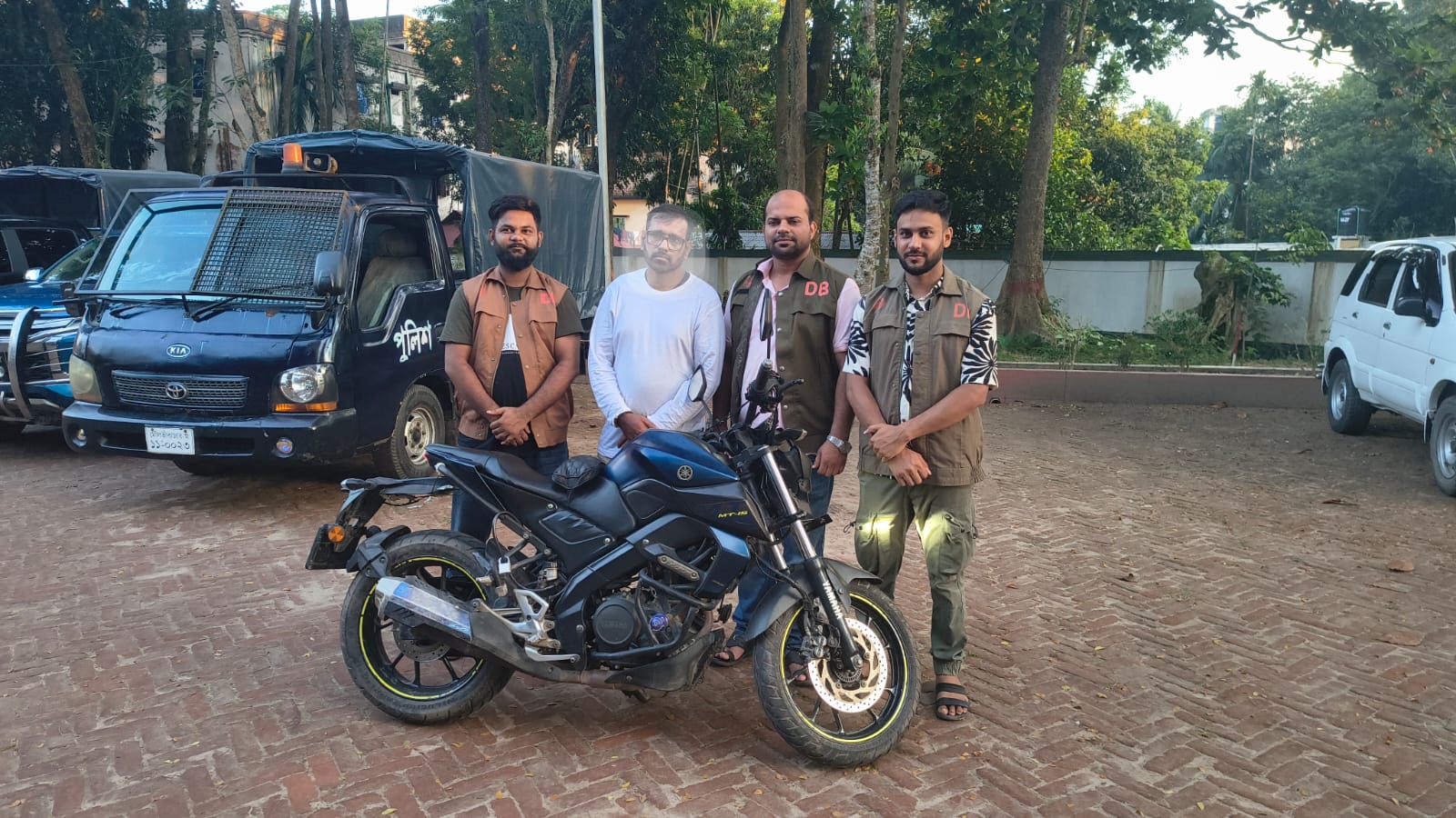 মৌলভীবাজারে চোরাই মোটরসাইকেলসহ ২৮ মামলার আসামি গ্রেফতার