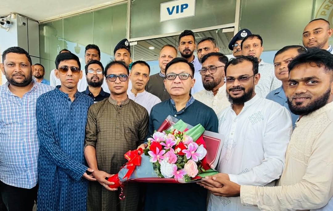 ফুলেল শুভেচ্ছায় মন্ত্রী খন্দকার আব্দুল মুক্তাদিরকে বরণ করল সিলেট জেলা ও মহানগর যুবদল