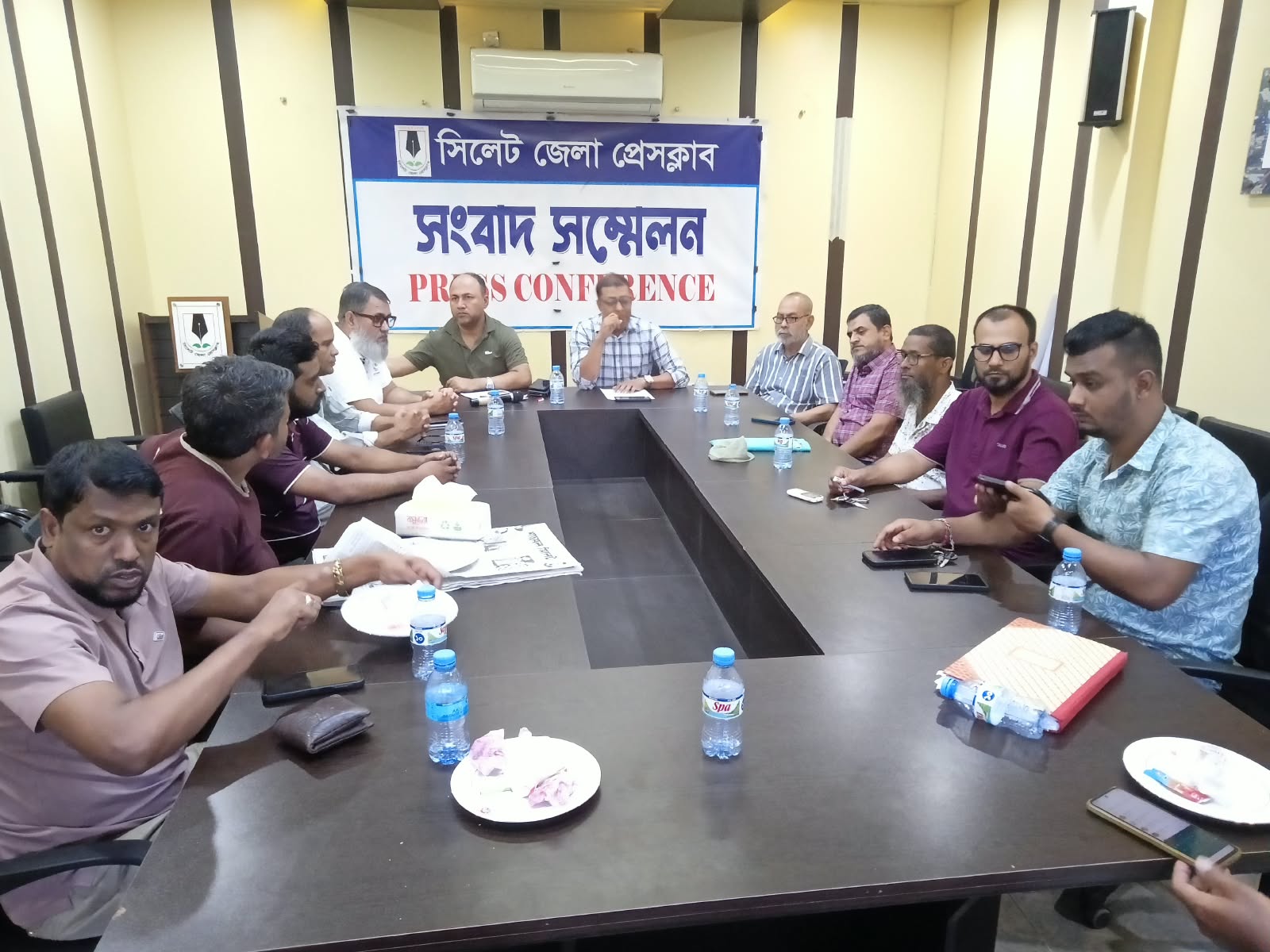 সিলেট জেলা প্রেসক্লাবের নিন্দা  ও ক্ষোভ, জড়িতদের গ্রেফতার দাবি